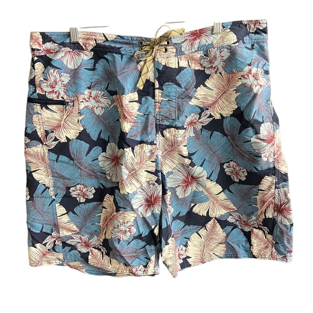 Patagonia 40 men’s blue floral boardshorts
